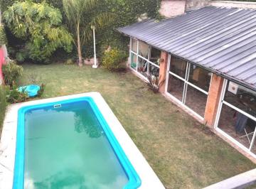 Casa · 120m² · 4 Ambientes · 1 Cochera · Casa de 4 Ambientes en Venta - Quincho con Parrilla y Pileta - Morón Sur