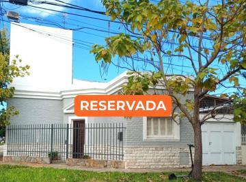 Casa · 98m² · 5 Ambientes · 2 Cocheras · Casa en Santa Fe
