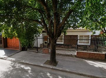 Casa de 6 ambientes, Córdoba · Casa a Refaccionar con Escritura - Casa + Departamento