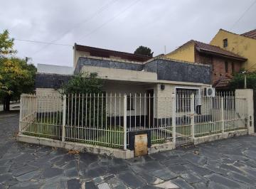 PH · 105m² · 4 Ambientes · 1 Cochera · Excelente PH Tipo Casa de 3 Dorm. con Garage, Patio y Terraza en Banfield