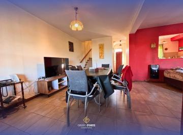 Casa · 94m² · 3 Ambientes · 1 Cochera · Casa en Barrio Semi Privado - con Escritura