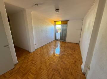 Departamento · 65m² · 5 Ambientes · Alquiler - Departamento de 3 Dorm. - Santa Fe