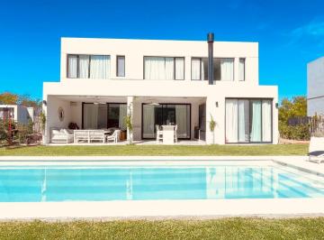 Casa · 222m² · 5 Ambientes · 2 Cocheras · Casa en Venta con Pileta en Estancias del Rio - Estancias del Pilar - Urdapilleta Propiedades