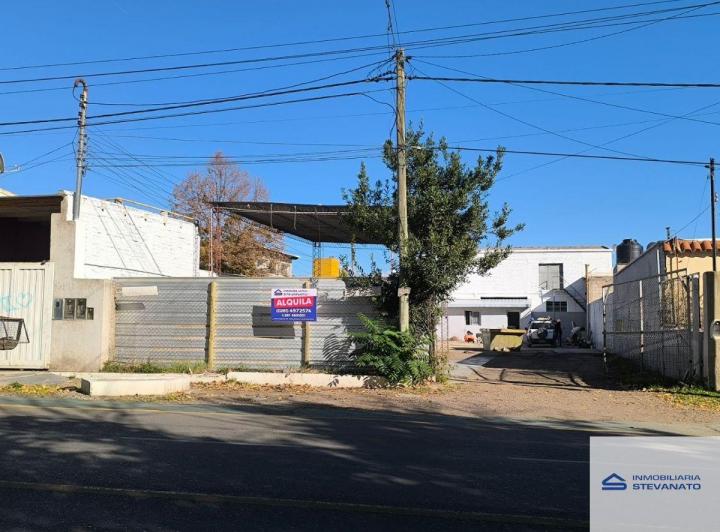 Bodega-Galpón · 70m² · 4 Ambientes