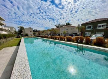 Casa · 130m² · 4 Ambientes · 2 Cocheras · Casa en Venta en Saravi Village, Pilar, G. B. a. Zona Norte