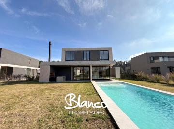 Casa · 277m² · 6 Ambientes · 1 Cochera · Casa en Venta en Pilara, Pilar, G. B. a. Zona Norte