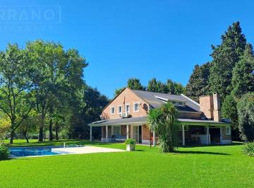 Casa · 212m² · 6 Ambientes · 1 Cochera · Venta Casa 6 Amb Pileta Gimnasio Apto Crédito Comarca del Sol