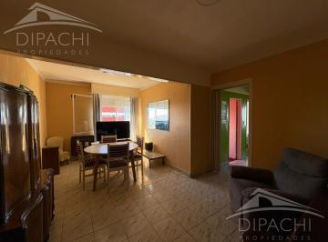 Living · Venta Departamento 4 Ambientes en Avellaneda