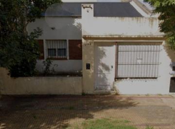 Casa de 6 ambientes, La Plata · Venta 2 Casas Sobre un Mismo Lote