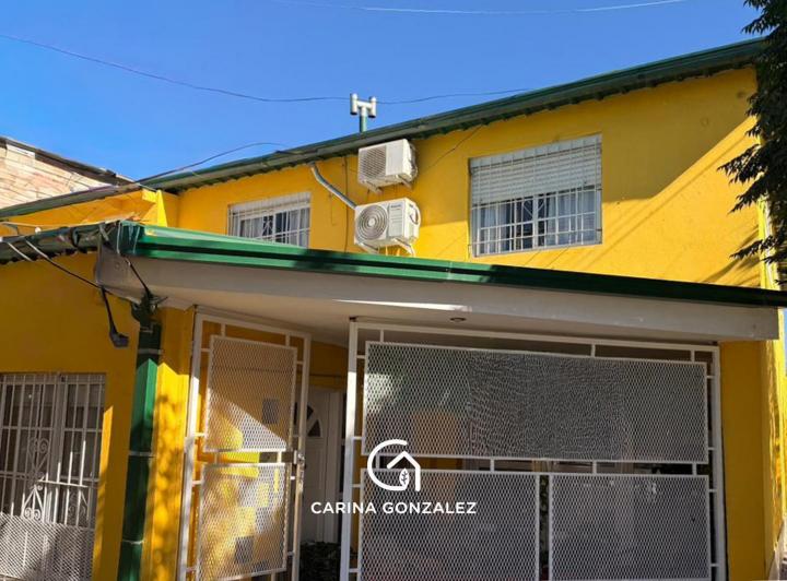 Casa · 227m² · 5 Ambientes · 2 Cocheras