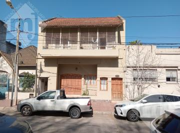 Casa · 230m² · 4 Ambientes · Casa - S. Fer. - Libert./rio