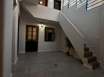 Casa · 100m² · 5 Ambientes · Casa - Rosario