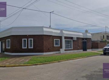 Frente · Casa en Centro de Lujan