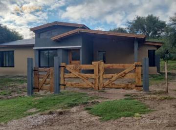 Casa · 80m² · 5 Ambientes · Casa en Venta | Bº Castelar | Villa General Belgrano