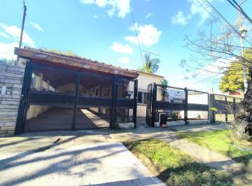 Casa · 130m² · 4 Ambientes · 2 Cocheras · Casa en Venta en San Miguel