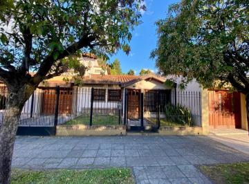 Casa · 170m² · 5 Ambientes · 2 Cocheras · Casa en Banfield Este