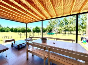 Casa · 155m² · 4 Ambientes · 3 Cocheras · Venta Casa 4 Ambientes El Cardal II