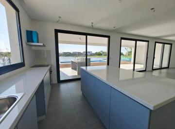 Casa · 250m² · 5 Ambientes · 2 Cocheras · Casa en El Canton - Golf