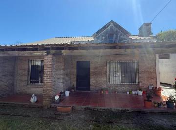 Casa · 120m² · 4 Ambientes · 2 Cocheras · Venta Casa 4 Ambientes Jose C Paz con Terreno Apto Credito