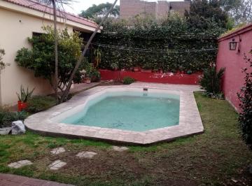 Casa · 157m² · 10 Ambientes · 2 Cocheras · Casa en Alejandro Centeno