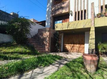 Casa · 137m² · 8 Ambientes · 1 Cochera · Casa en Venta Colinas del Cerro Triplex 3 Dorm. con Cochera y Pileta