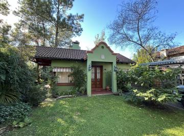 Casa · 276m² · 5 Dormitorios · 3 Cocheras · Casa en Arguello