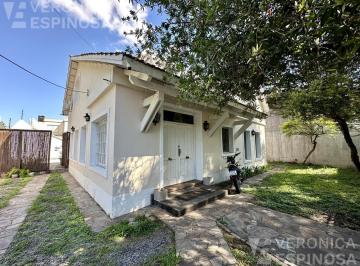 Casa · 260m² · 5 Ambientes · 4 Cocheras · Casa de Cinco Ambientes en Venta, Haedo Sur