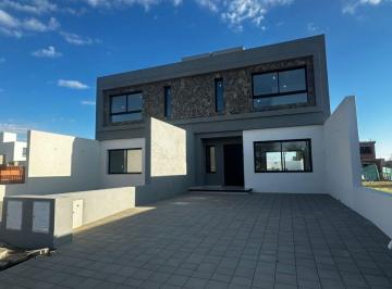 Casa de 5 ambientes, Córdoba · Duplex 3 Dorm + 2 Baños! Financio!