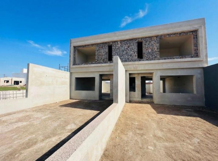 Casa · 150m² · 5 Ambientes · 2 Cocheras