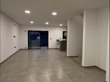 Casa · 179m² · 3 Dormitorios · 2 Cocheras · Duplex en Prados de Manantiales