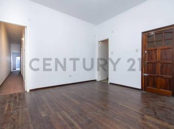 Casa · 129m² · 5 Ambientes · Casa en Venta en La Plata Tipo PH
