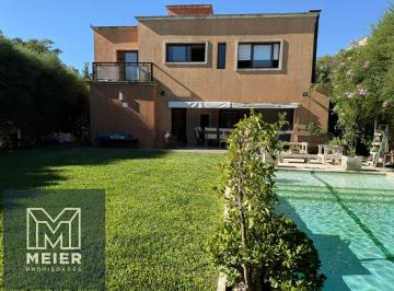 Casa · 190m² · 6 Ambientes · 7 Cocheras · Casa en Venta 4 Dorm. en B° Cerrado Los Lagos Nordelta