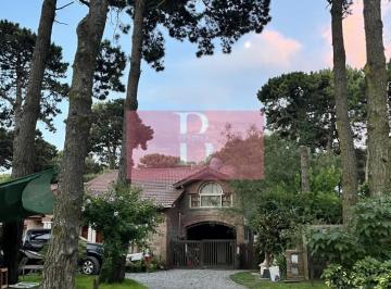 Departamento · 47m² · 2 Ambientes · 1 Cochera · Alquiler Anual Pinamar