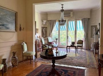 Departamento · 138m² · 3 Ambientes · Señorial y Elegante Semipiso Antiguo de 3 Ambientes en Excelente Ubicación