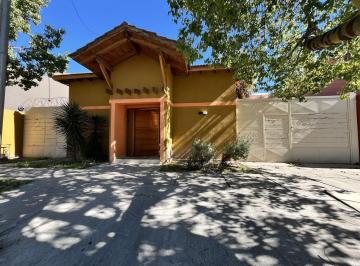 Casa · 280m² · 8 Ambientes · 3 Cocheras · Casa en Venta Barrio Los Carolinos - Carrodilla