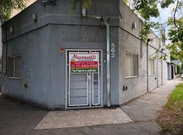 Casa de 4 ambientes, San Vicente · Inmueble a La Venta Excelente Ubicación en Esquina!