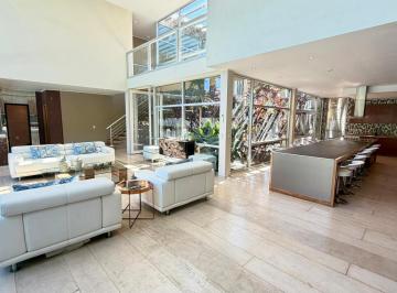Casa · 285m² · 5 Ambientes · 6 Cocheras · Casa en Venta Haras Santa Maria - 5ambientes - 4suites - Pileta Climatizada - Jardin de Invierno - Colegio
