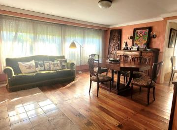 Casa · 207m² · 4 Dormitorios · 2 Cocheras · Venta Chalet 4 Amb. con Gge Doble y Dep. Bº Constitucion - A/credito