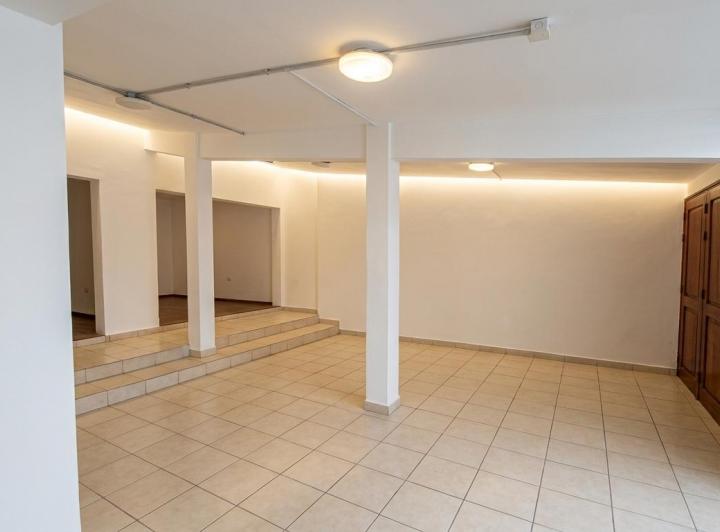 Casa · 90m² · 5 Ambientes · 2 Cocheras