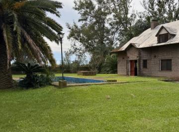 Quinta vacacional · 251m² · 5 Ambientes · 1 Cochera · Venta Quinta en Sauce Viejo - Barrio Las Delicias