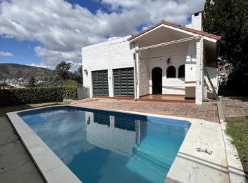 Casa · 200m² · 6 Ambientes · 2 Cocheras · Hermosa Casa con Vista - Villa Carlos Paz