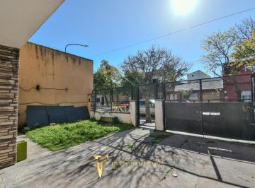 Casa · 185m² · 4 Ambientes · 2 Cocheras · Venta - Casa Multifamiliar - Cuatro Ambientes - Fondo - Terraza - Cochera - Villa Lugano