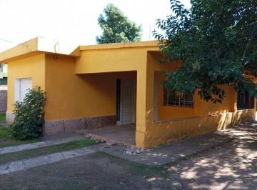 Casa · 90m² · 5 Ambientes · 1 Cochera · Casa en Venta - Villa Allende