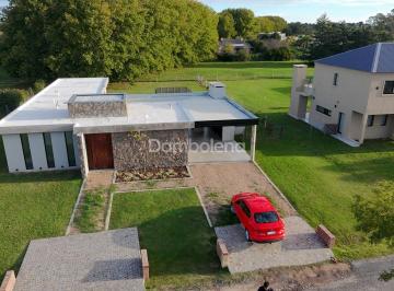 Casa · 250m² · 4 Ambientes · 2 Cocheras · Casa en Venta, Haras San Pablo, General Rodríguez