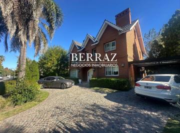 Casa · 252m² · 5 Ambientes · 1 Cochera · Casa Venta 4 Dorm. Barrio Haras del Pilar Lote de 700 m² Pilar Zona Norte