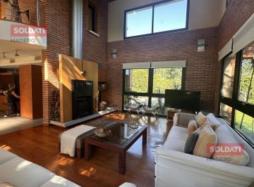 Casa · 343m² · 5 Ambientes · 4 Cocheras · Casa Venta El Carmen Country Club 4 Dorm. Piscina