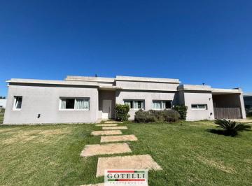 Casa de 4 ambientes, San Vicente · Venta Canning Fincas del Alba Casa 3 Dorm. Escritorio Galería Lote 2500 m² Toma Dpto en Caba