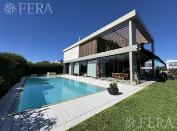 Casa · 316m² · 6 Ambientes · 1 Cochera · Venta Casa 6 Ambientes con Piscina en Greenville - Hudson
