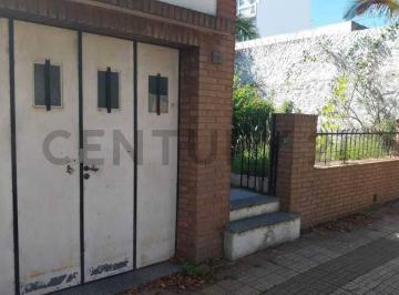 Casa · 150m² · 5 Ambientes · 1 Cochera · Venta de Casa en La Ciudad de La Plata.
