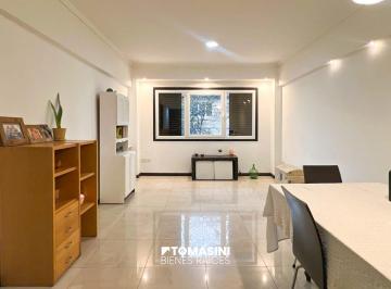 Departamento · 70m² · 3 Ambientes · 1 Cochera · Departamento de 3 Ambientes a La Calle con Cochera